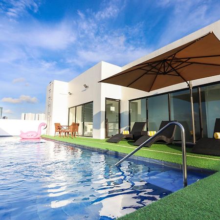 Privato Makati Hotel Makati City Ngoại thất bức ảnh